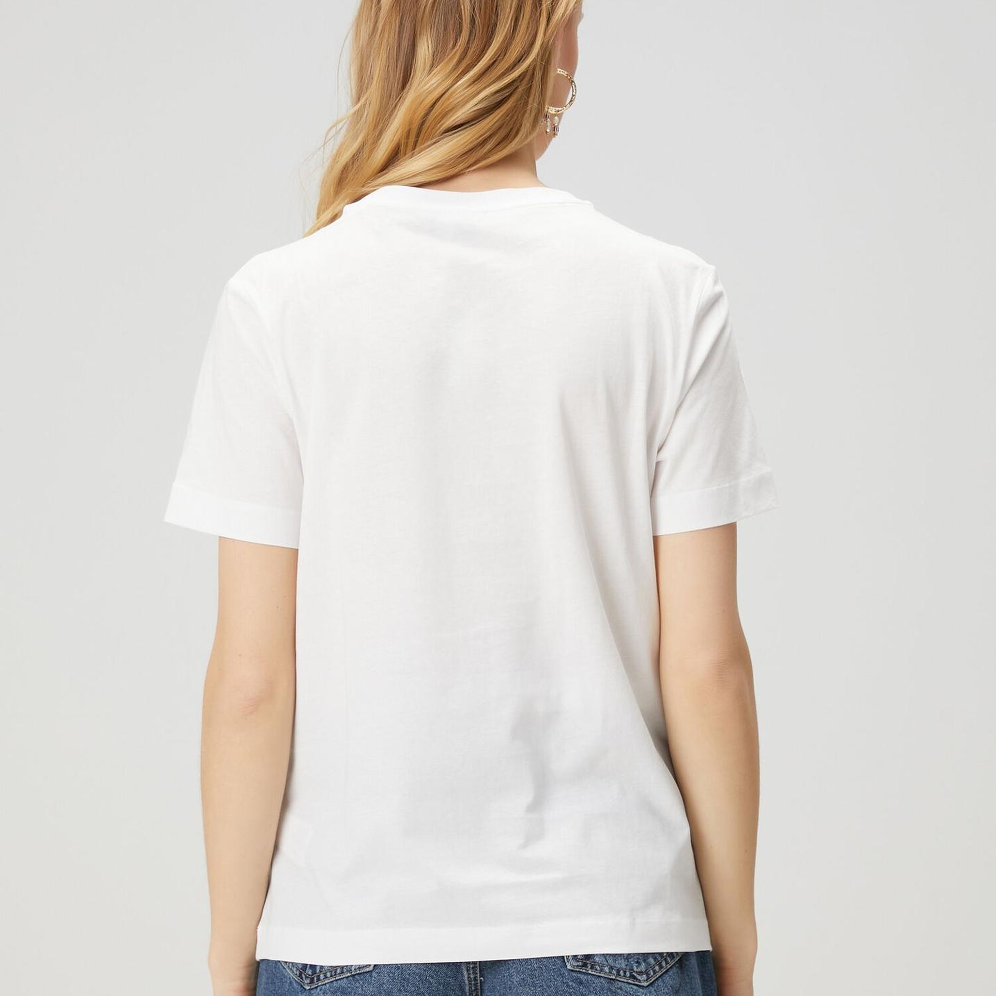 Beymen Club Kadın Kırık Beyaz Logo Detaylı Basic T-shirt