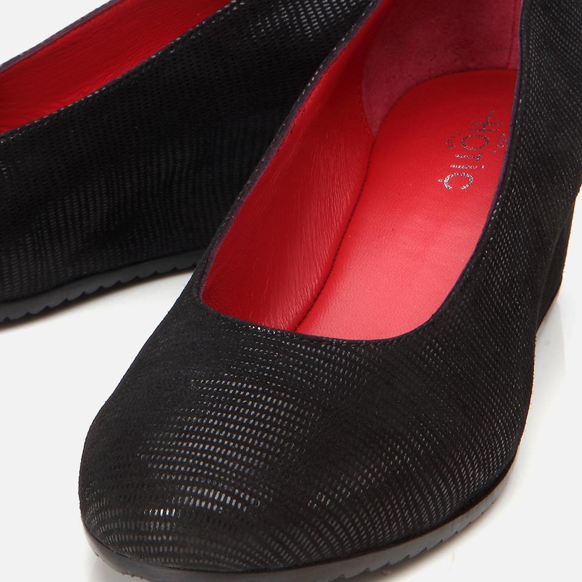 Kadın Deri Siyah Esnek Dolgu Topuklu Ayakkabı