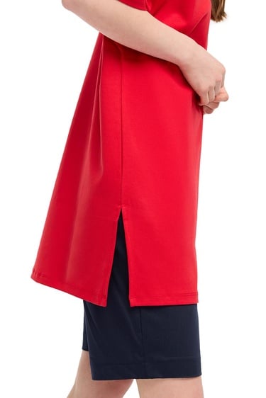  Kayık Yaka Pamuklu Tişört