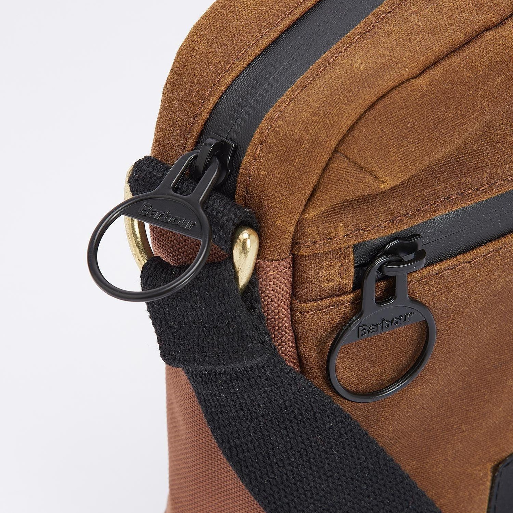 Barbour Field Yağlı Çapraz Askılı Çanta