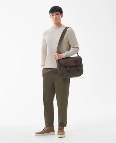  Barbour Yağlı Deri Tarras Postacı Çantası