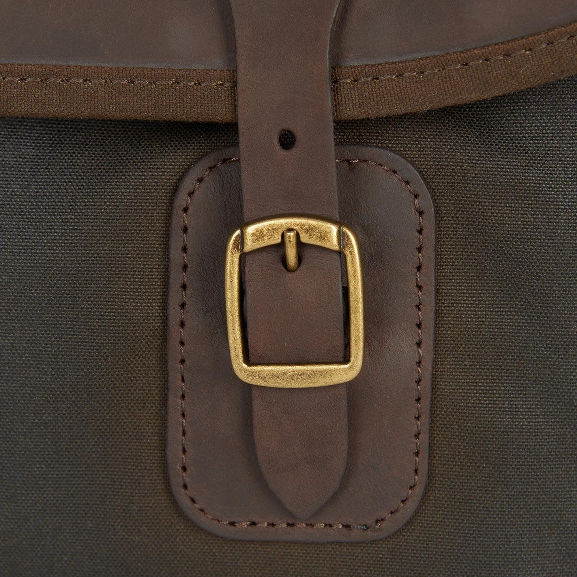 Barbour Yağlı Deri Tarras Postacı Çantası