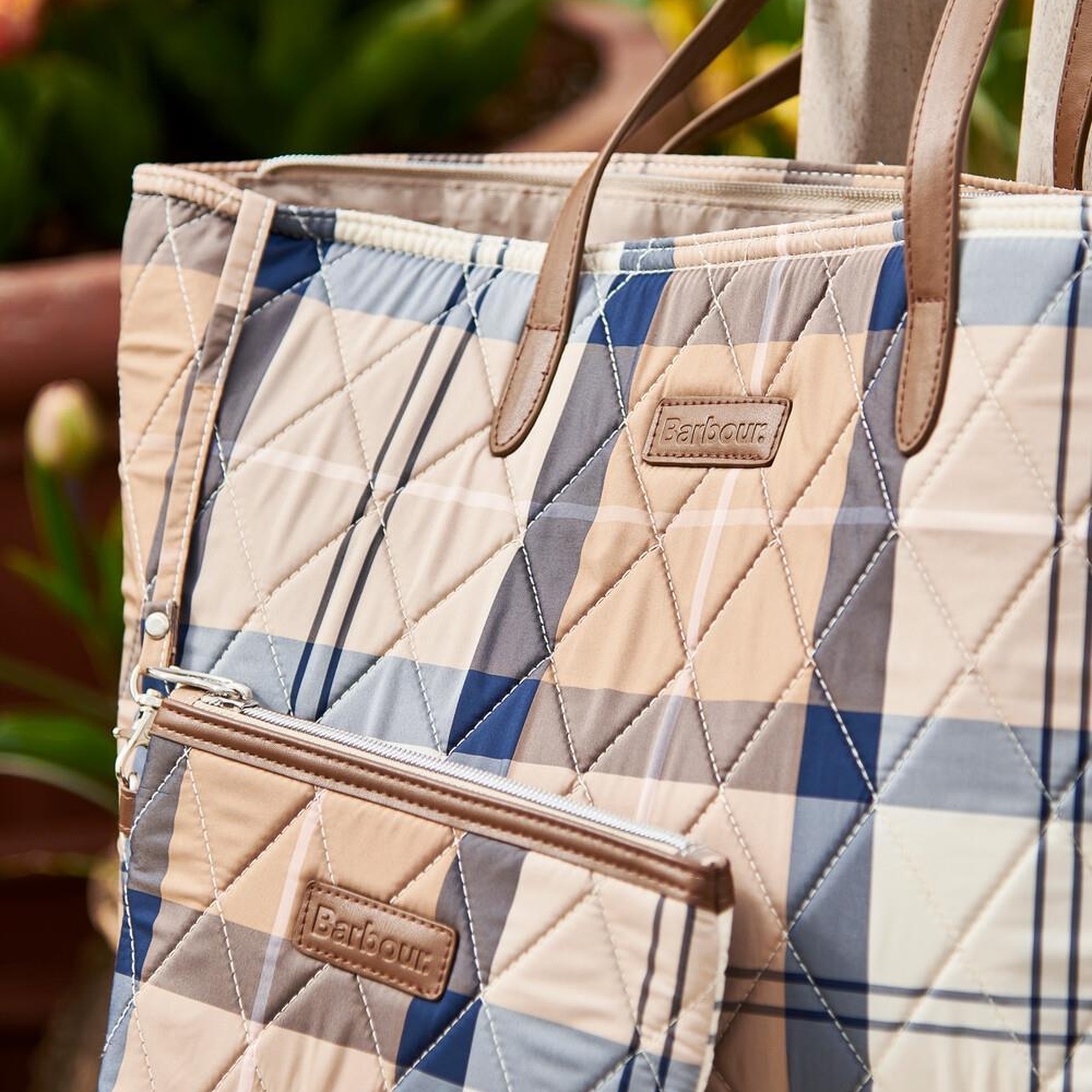 Barbour Wetherham Tartan Kol Çantası