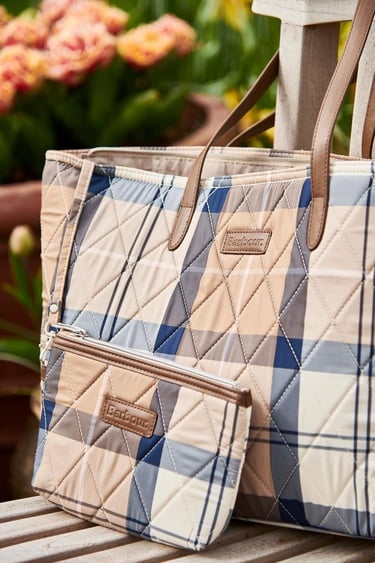  Barbour Wetherham Tartan Kol Çantası