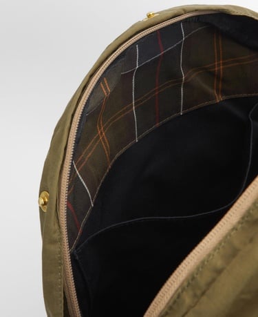  Barbour Transport Zip Closure Sırt Çantası