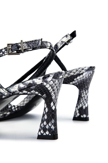  Tamer Tanca Kadın Hakiki Deri Siyah/Beyaz Yılan Topuklu Ayakkabı
