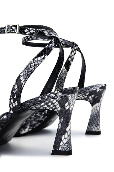  Tamer Tanca Kadın Hakiki Deri Siyah/Beyaz Yılan Topuklu Ayakkabı