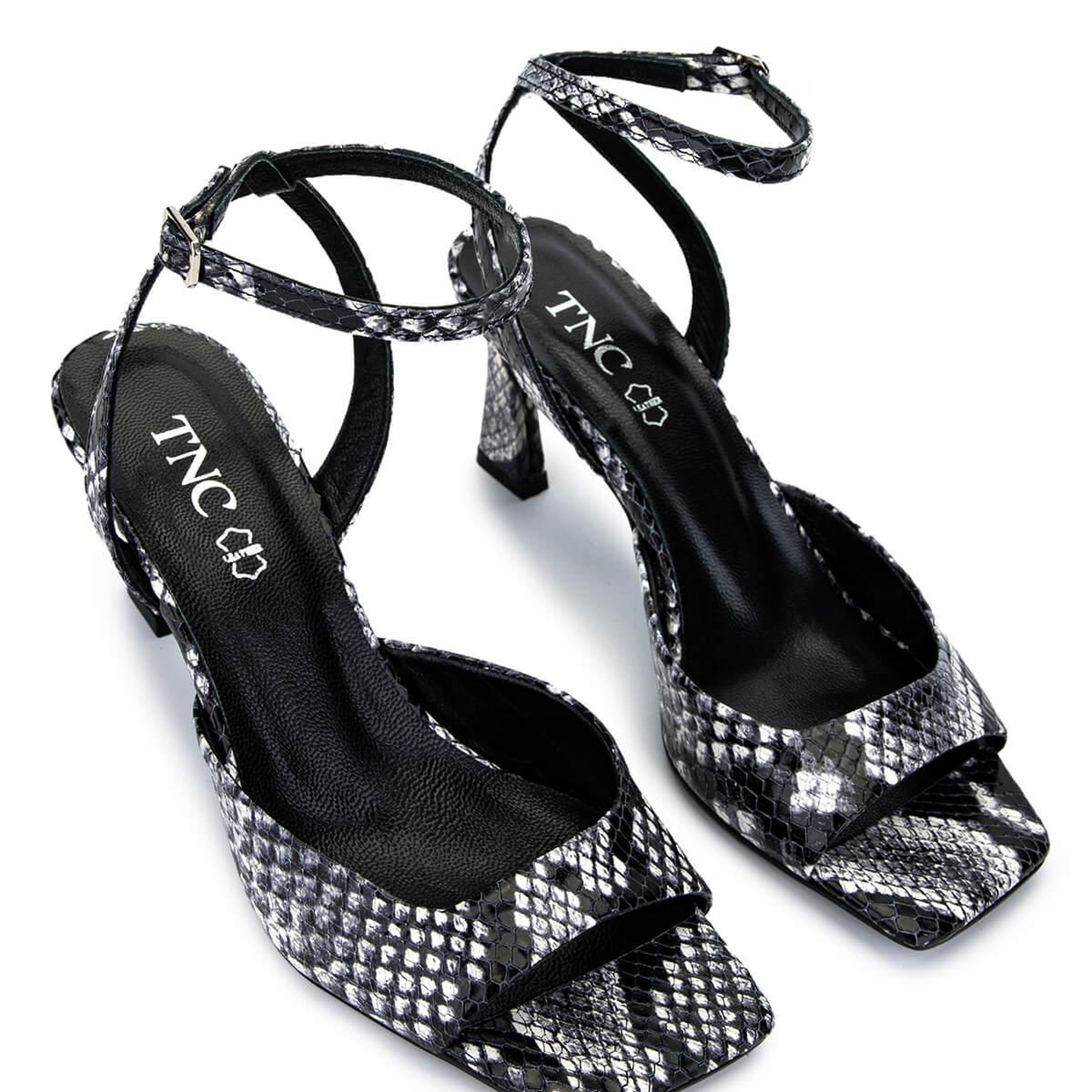Tamer Tanca Kadın Hakiki Deri Siyah/Beyaz Yılan Topuklu Ayakkabı