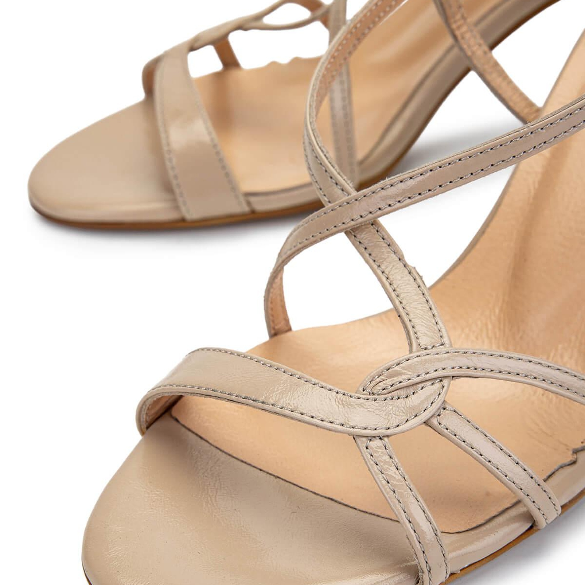 Tamer Tanca Kadın Hakiki Deri Bej Rugan Topuklu Ayakkabı