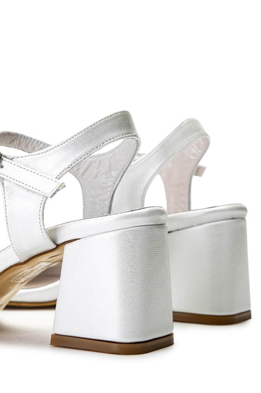  Tamer Tanca Kadın Hakiki Deri Beyaz Sedef Topuklu Ayakkabı