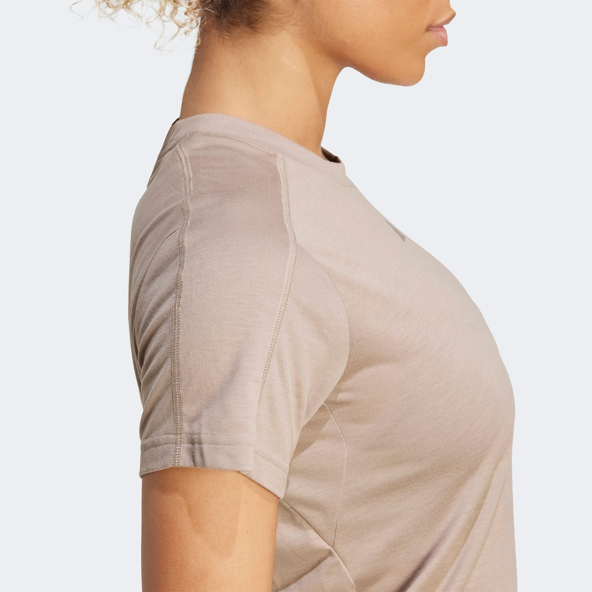 adidas Aeroready Train Essentials Minimal Branding Crewneck Kadın Kahverengi Antrenman T-Shirt