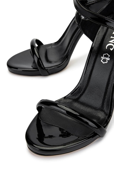  Tamer Tanca Kadın Vegan Siyah Rugan Topuklu Ayakkabı