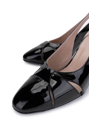  Tamer Tanca Kadın Hakiki Deri Siyah Rugan Topuklu Ayakkabı