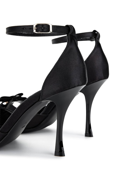  Tamer Tanca Kadın Hakiki Deri Siyah Saten Topuklu Ayakkabı