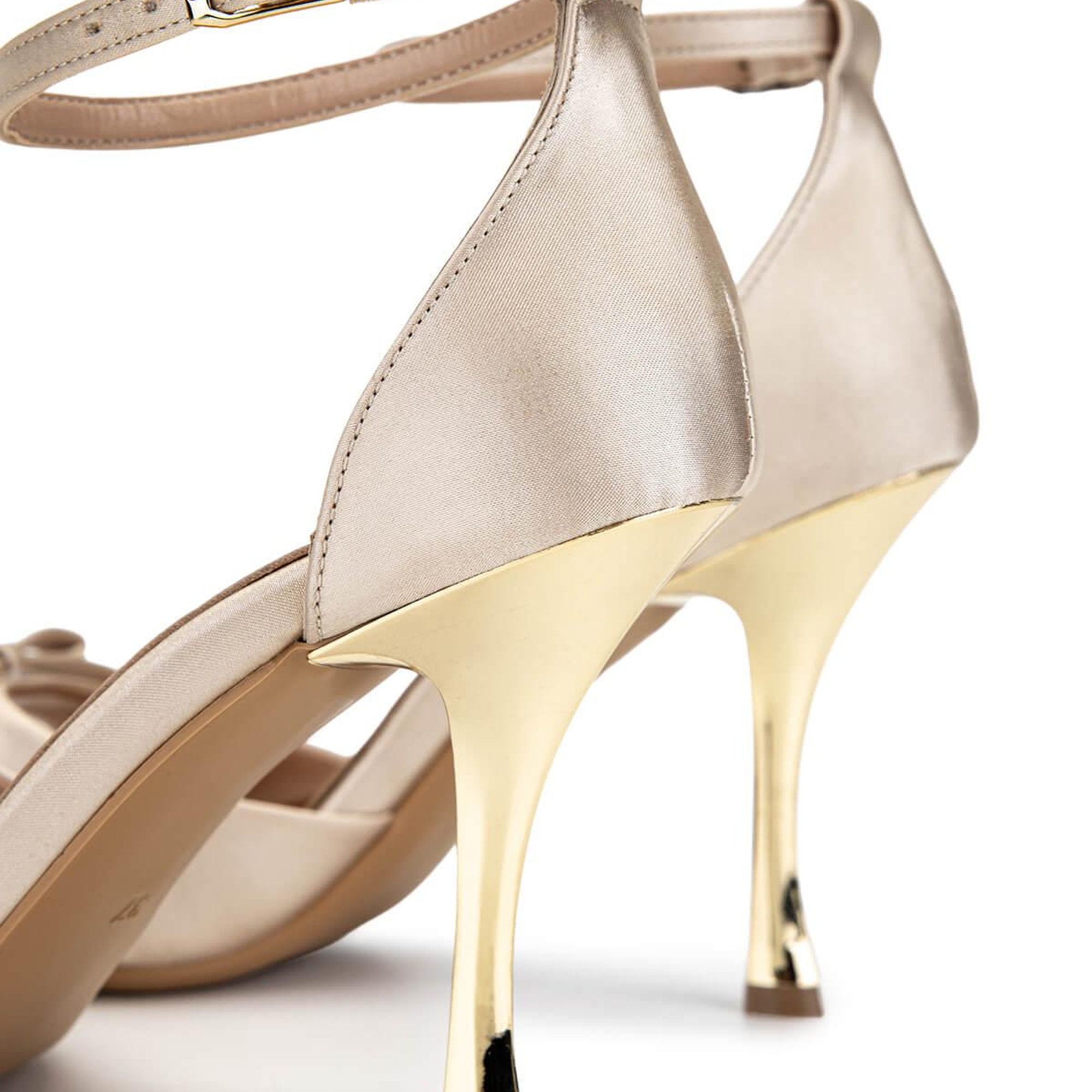 Tamer Tanca Kadın Hakiki Deri Bej Topuklu Ayakkabı