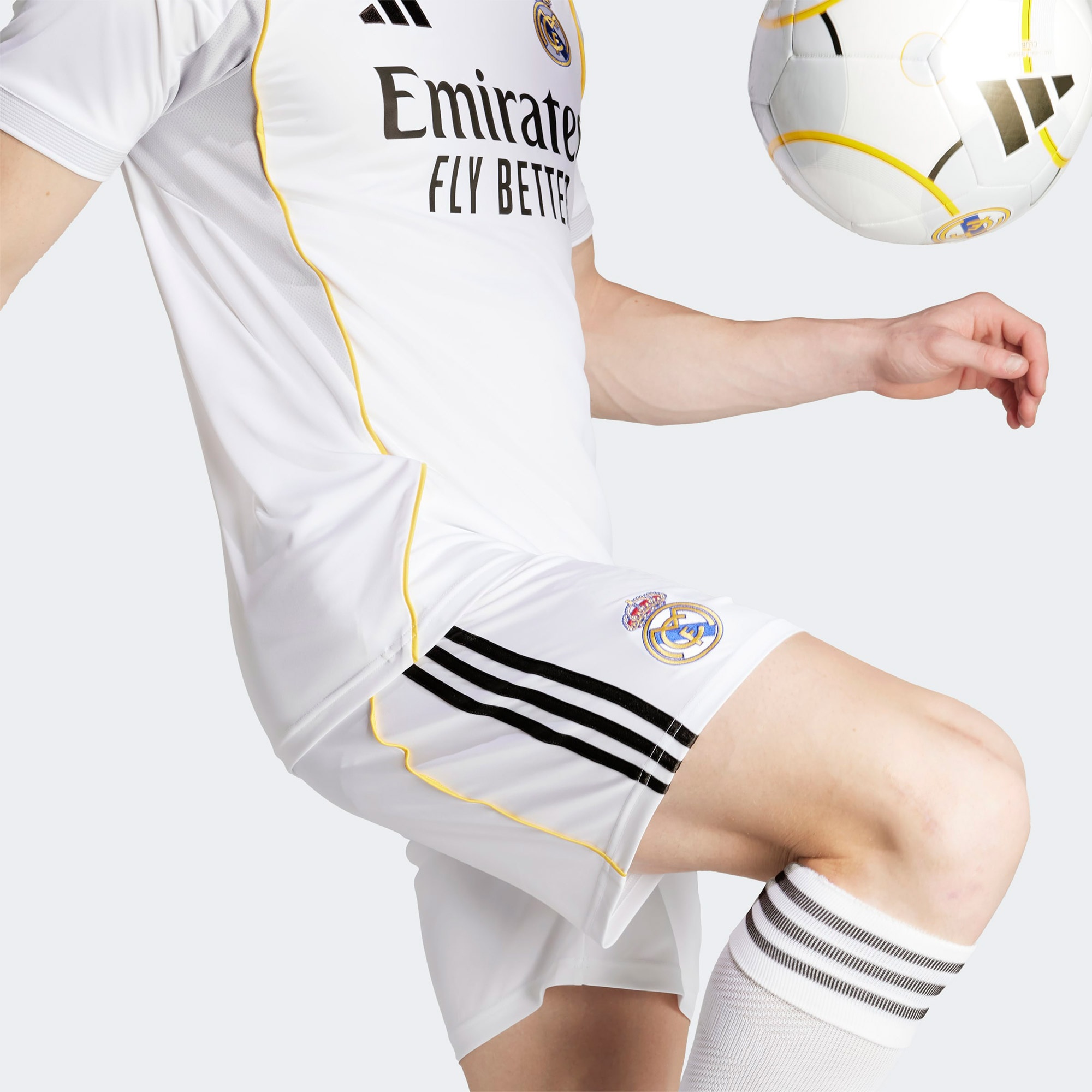 adidas Real Madrid 25-26 Home Erkek Beyaz Futbol Şortu