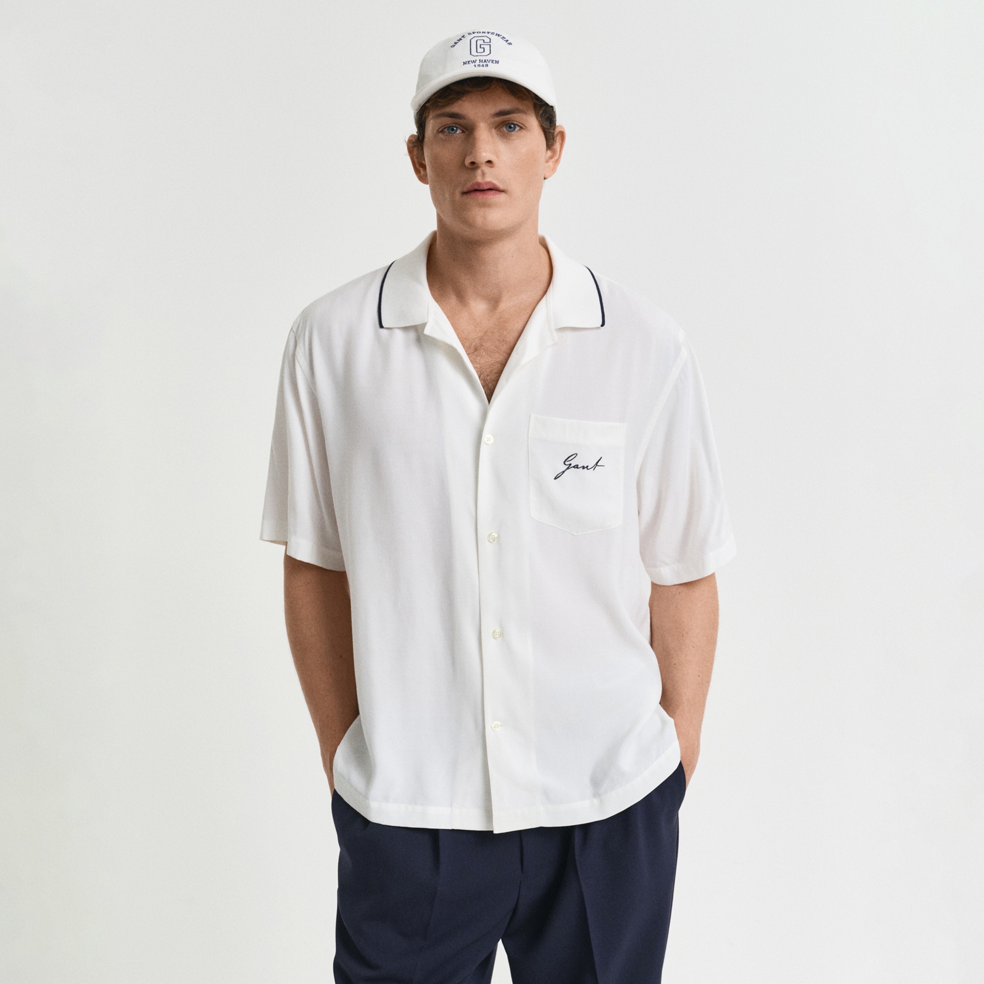 GANT Erkek Krem Relaxed Fit Klasik Yaka Logolu Gömlek