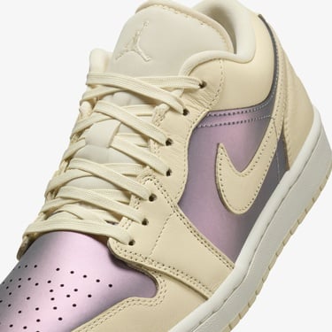  Jordan Air 1 Low SE Kadın Bej Spor Ayakkabı