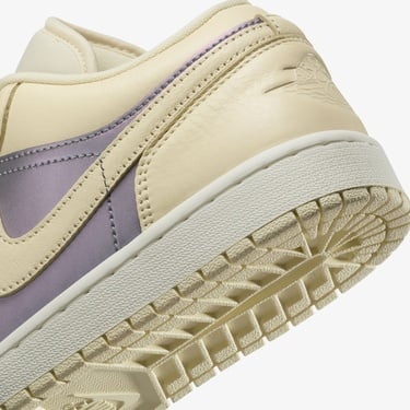  Jordan Air 1 Low SE Kadın Bej Spor Ayakkabı