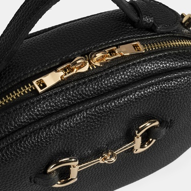  Kadın Siyah Omuz Çantası