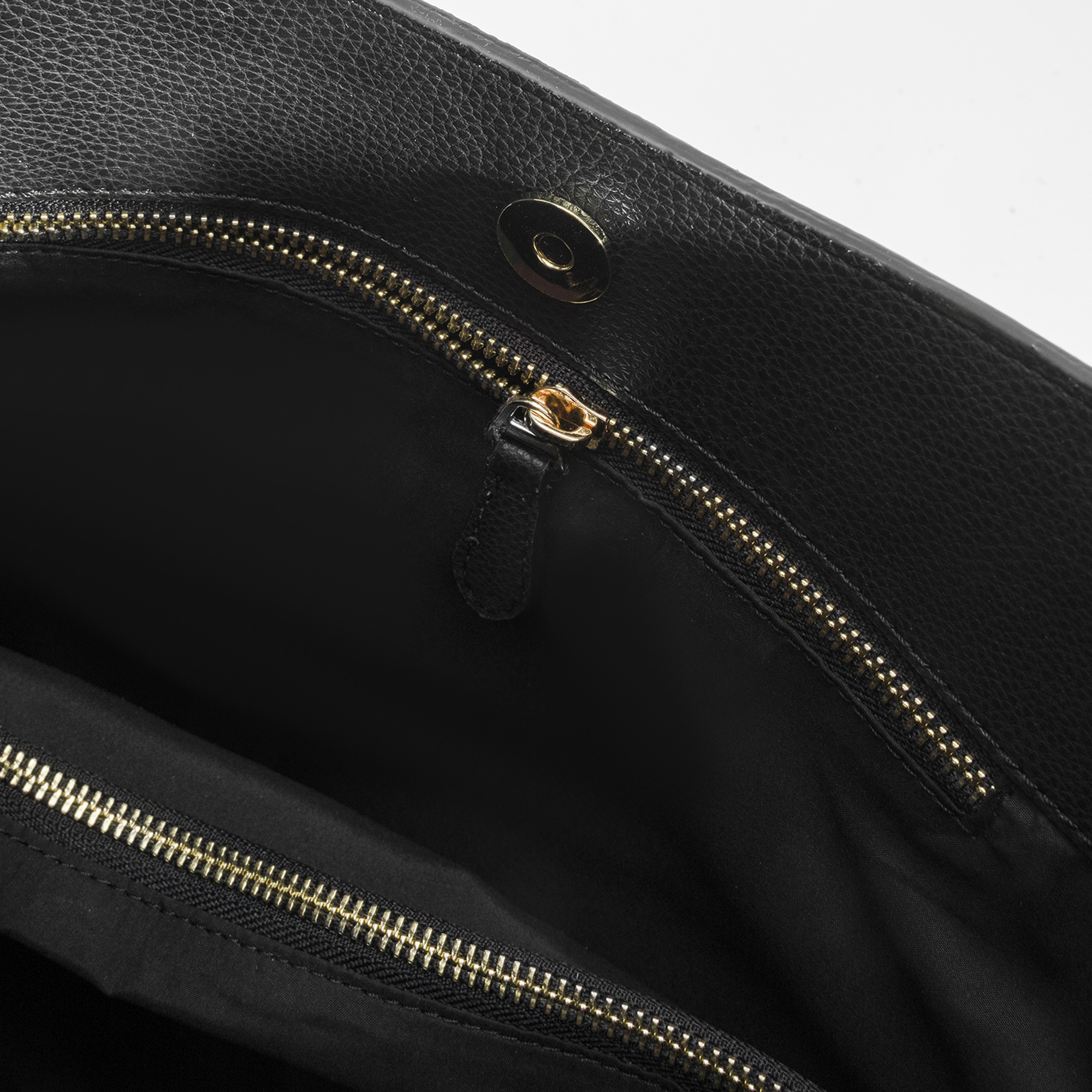 Kadın Siyah Püskül Detaylı Omuz Çantası