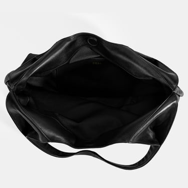  Kadın Siyah Monogram Baskılı Deri Omuz Çantası