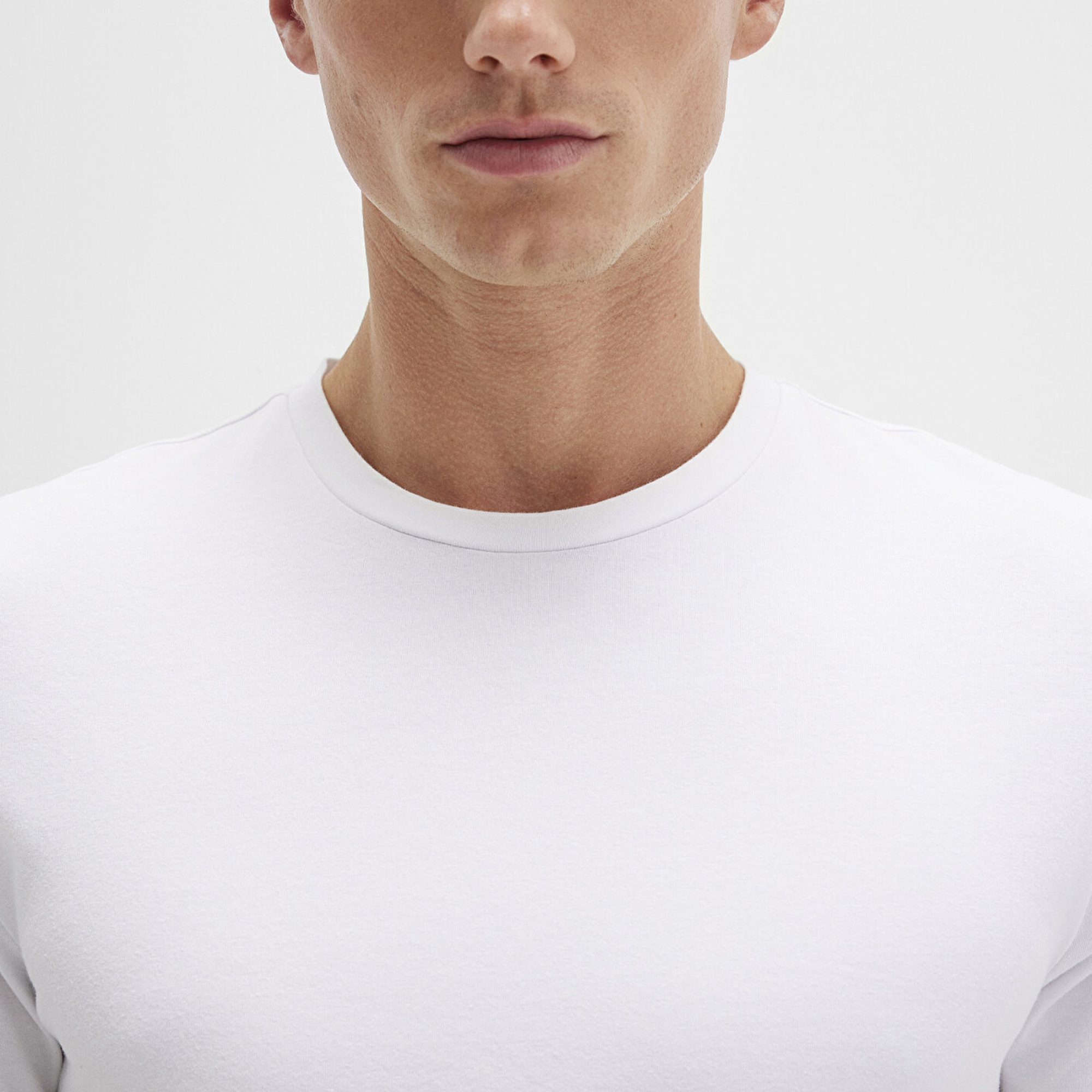 Mavi Stretch Beyaz Basic Tişört Fitted / Vücuda Oturan Kesim 061747-620