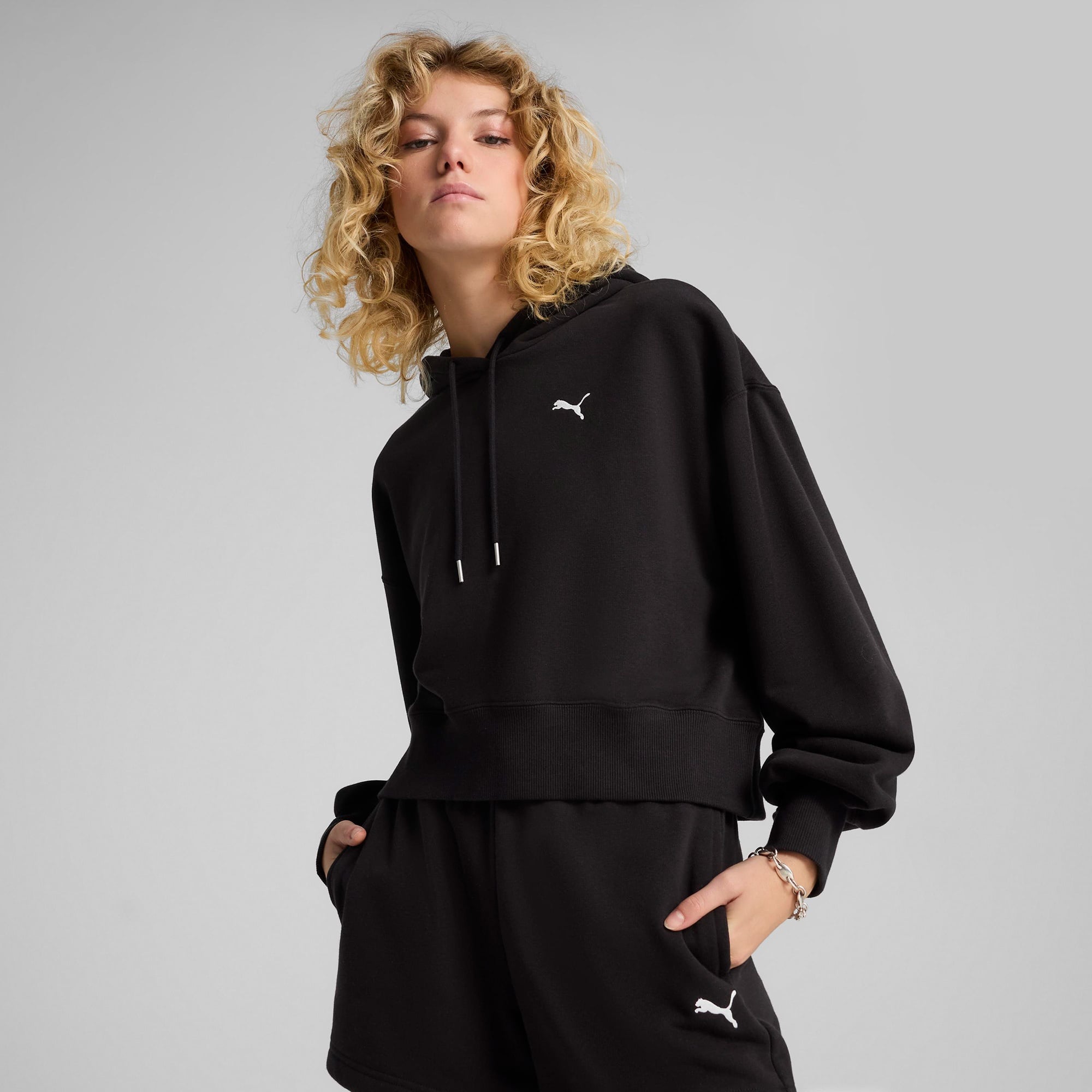 Puma Wardrobe Essential Cropped  Kadın Siyah Sweatshirt