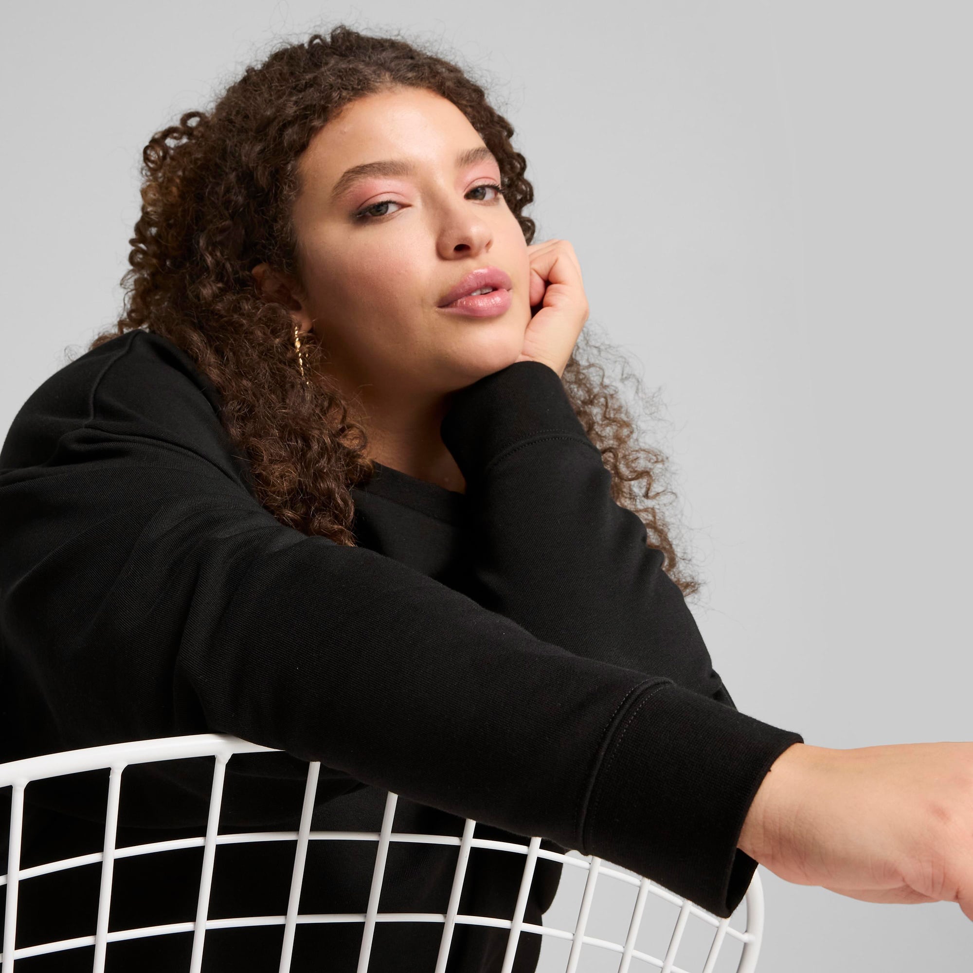 Puma Essential No.1 Logo Relaxed Crew Kadın Siyah Sweatshirt