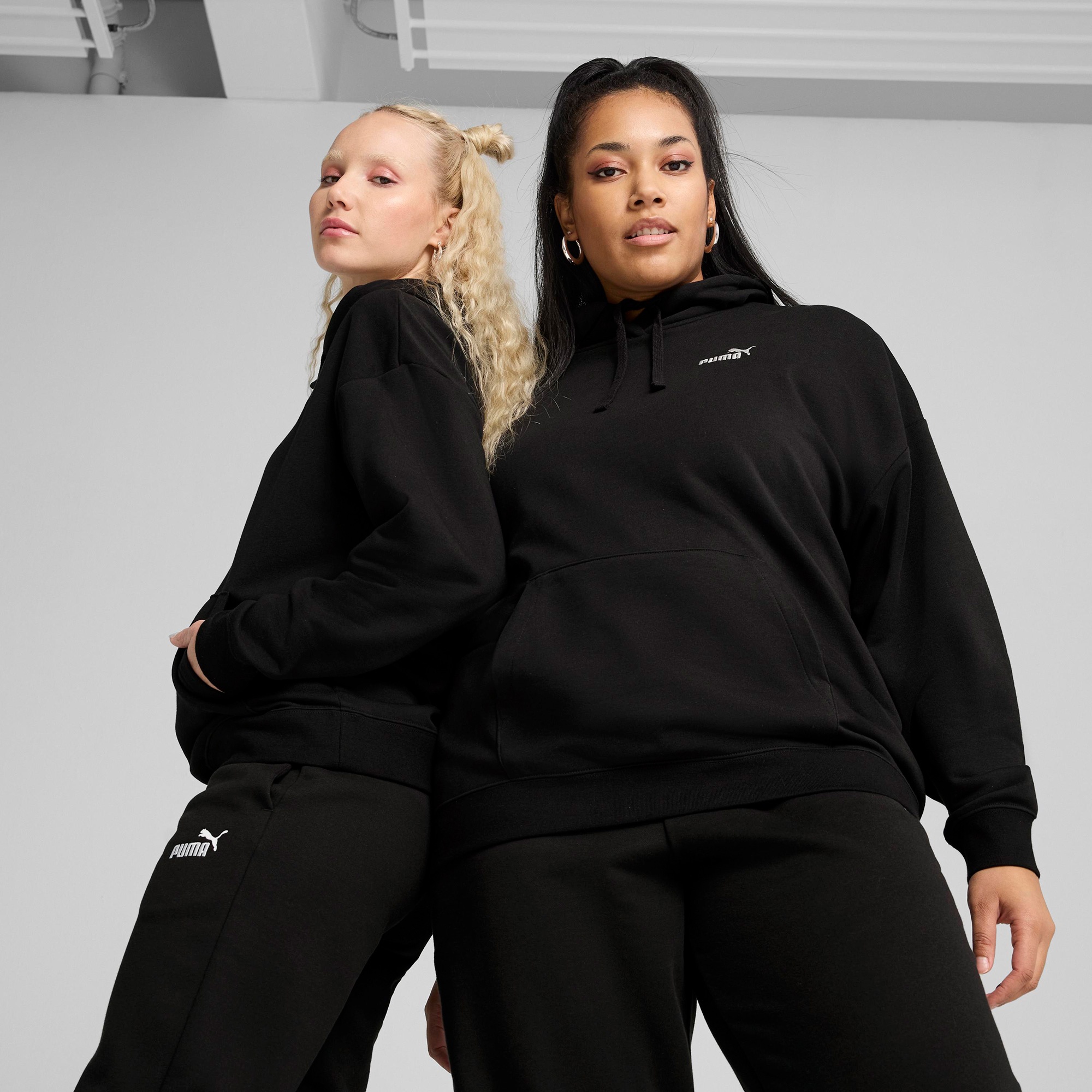 Puma Essential Small No. 1 Logo  Kadın Siyah Sweatshirt