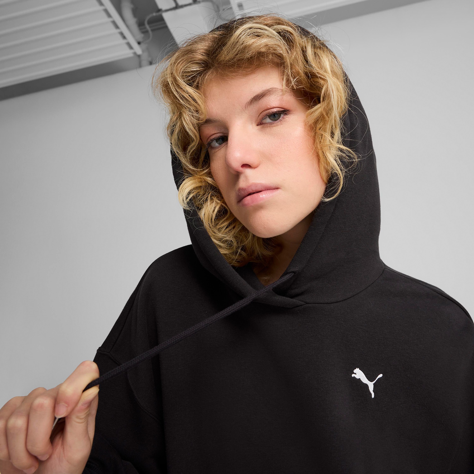 Puma Wardrobe Essential Cropped  Kadın Siyah Sweatshirt