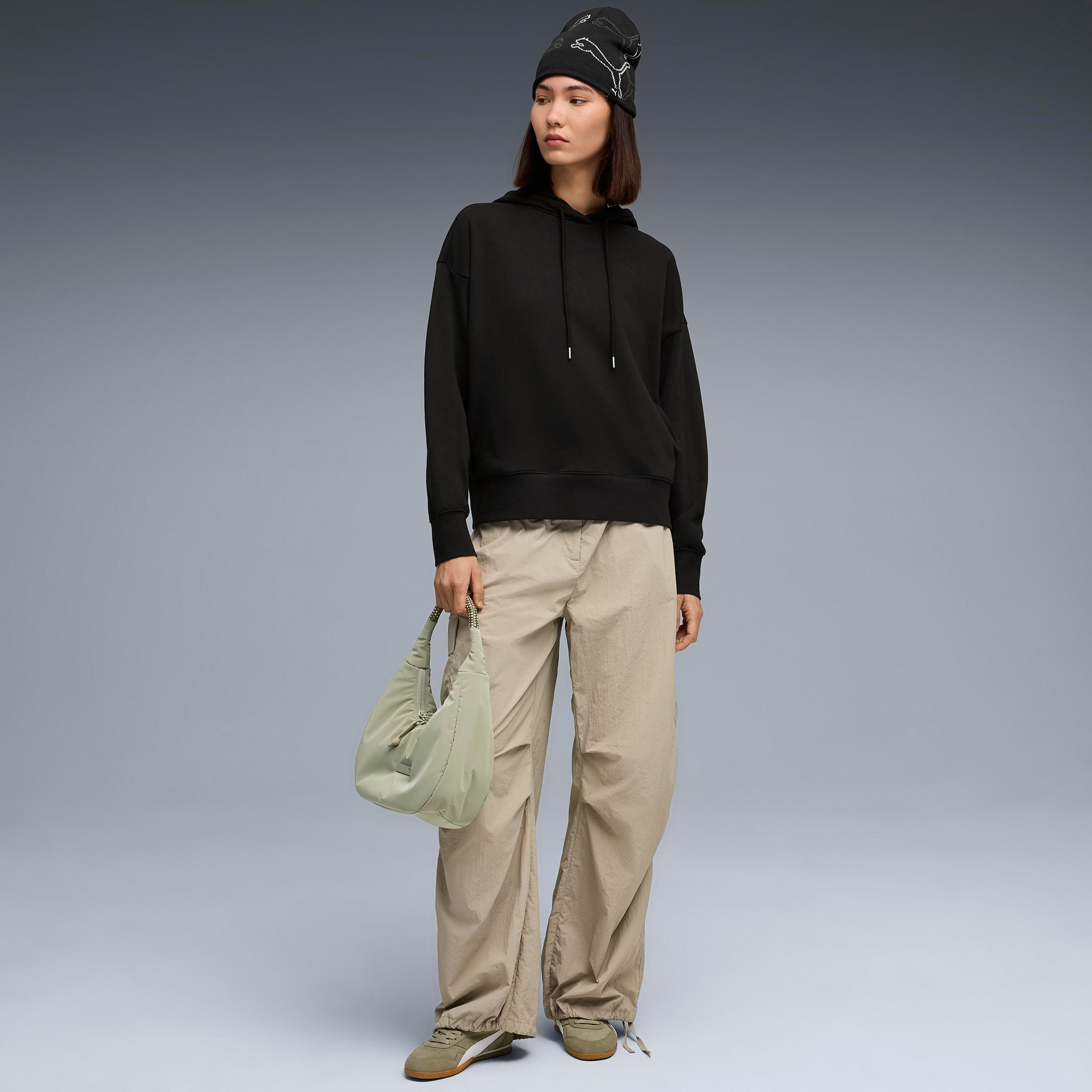 Puma HER Oversized  TR Kadın Siyah Sweatshirt