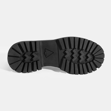  Kadın Siyah Metal Aksesuarlı Rugan Loafer