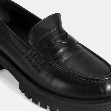  Kadın Siyah Deri Loafer