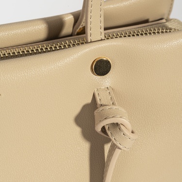  Kadın Krem Omuz Çantası