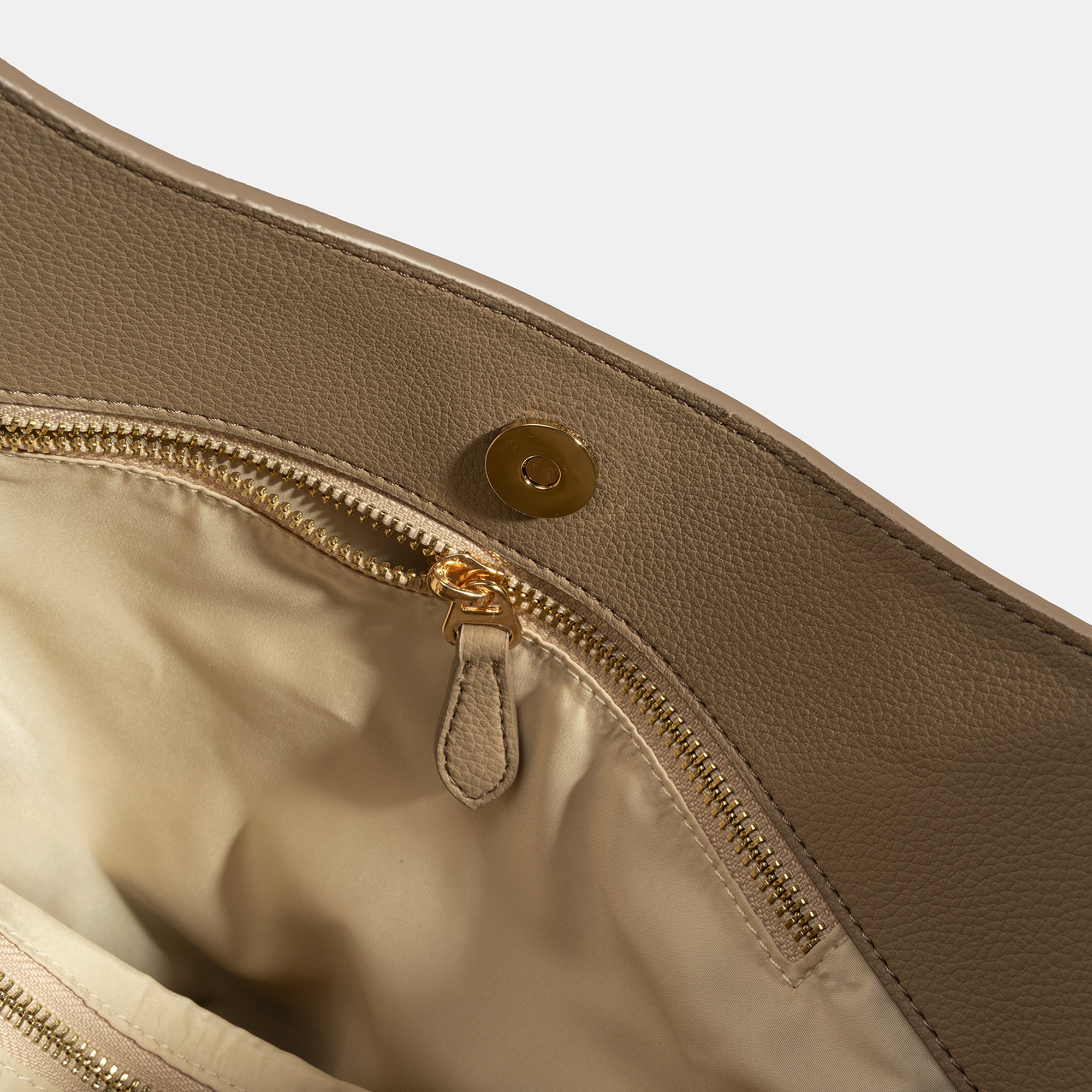 Kadın Bej Püskül Detaylı Omuz Çantası