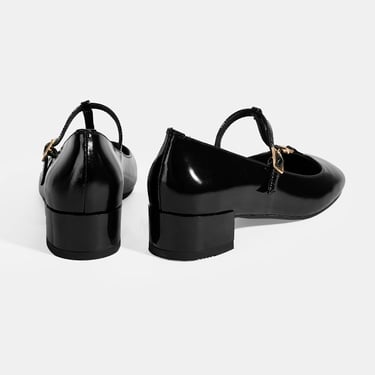  Kadın Siyah Toka Aksesuarlı T-Bant Rugan Topuklu Babet