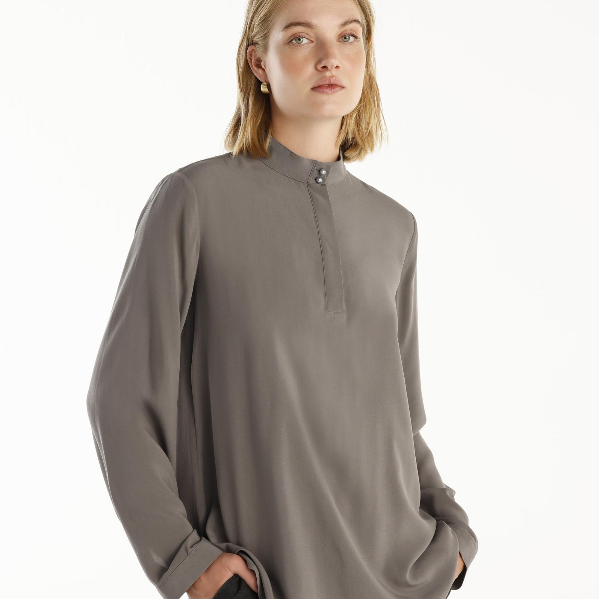 YARGICI İnci Düğmeli Bluz