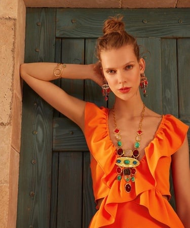  YARGICI Fırfırlı V Yaka Elbise