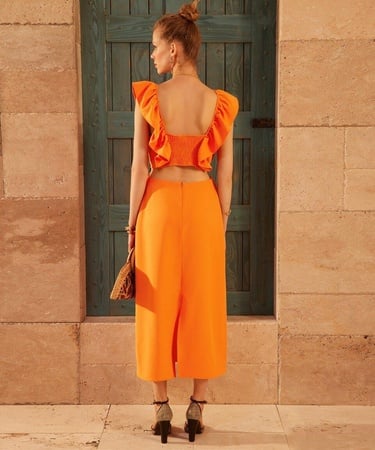  YARGICI Fırfırlı V Yaka Elbise