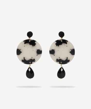  YARGICI Cam Boncuk Detaylı Yuvarlak Küpe