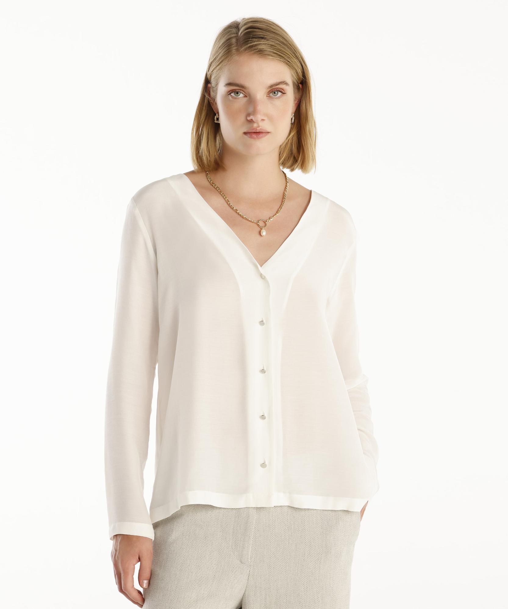  YARGICI V Yaka Gömlek