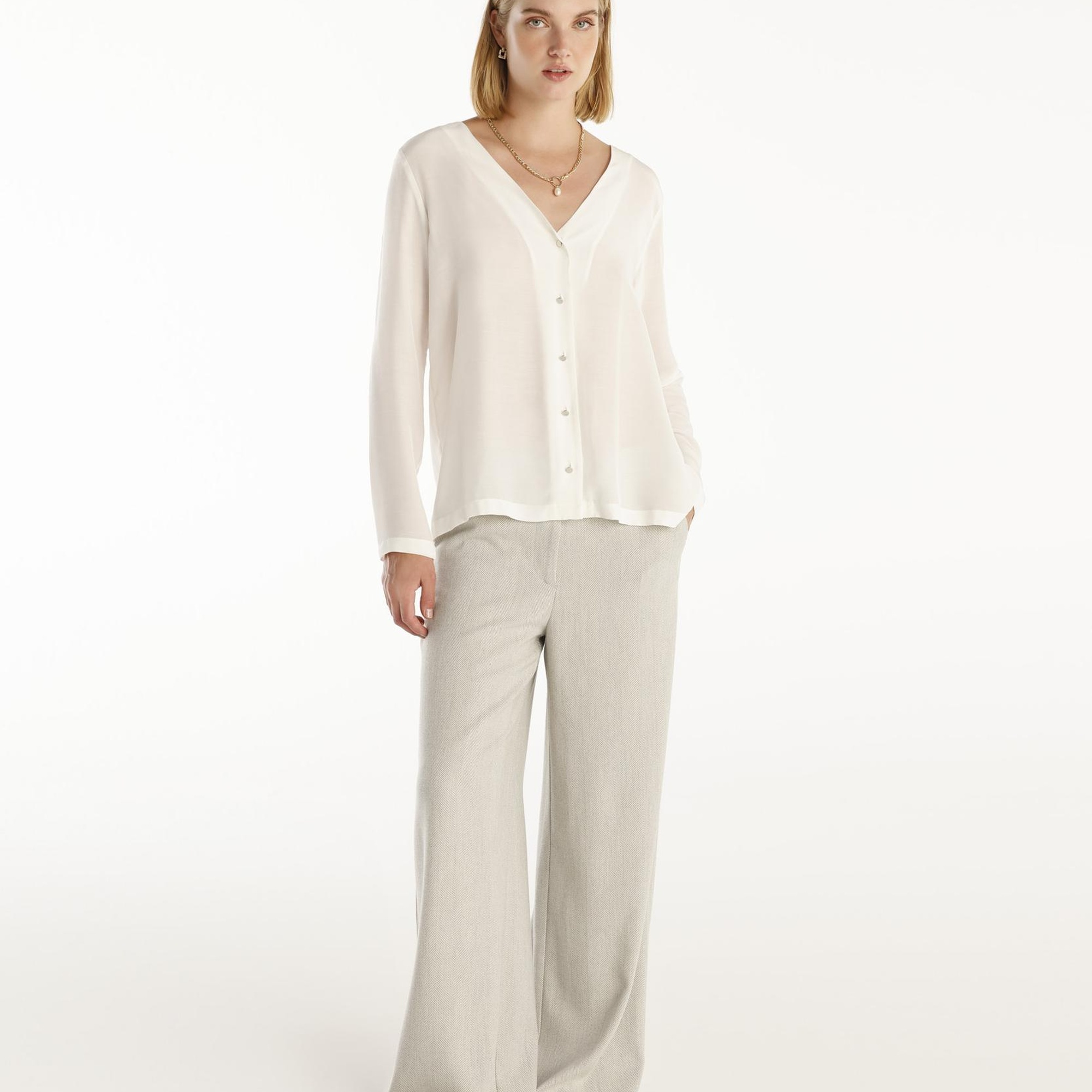 YARGICI V Yaka Gömlek