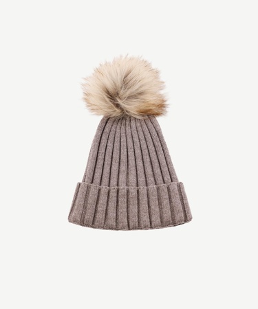  YARGICI Ponpon Detaylı Şapka