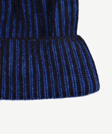  YARGICI Çizgi Detaylı Bere