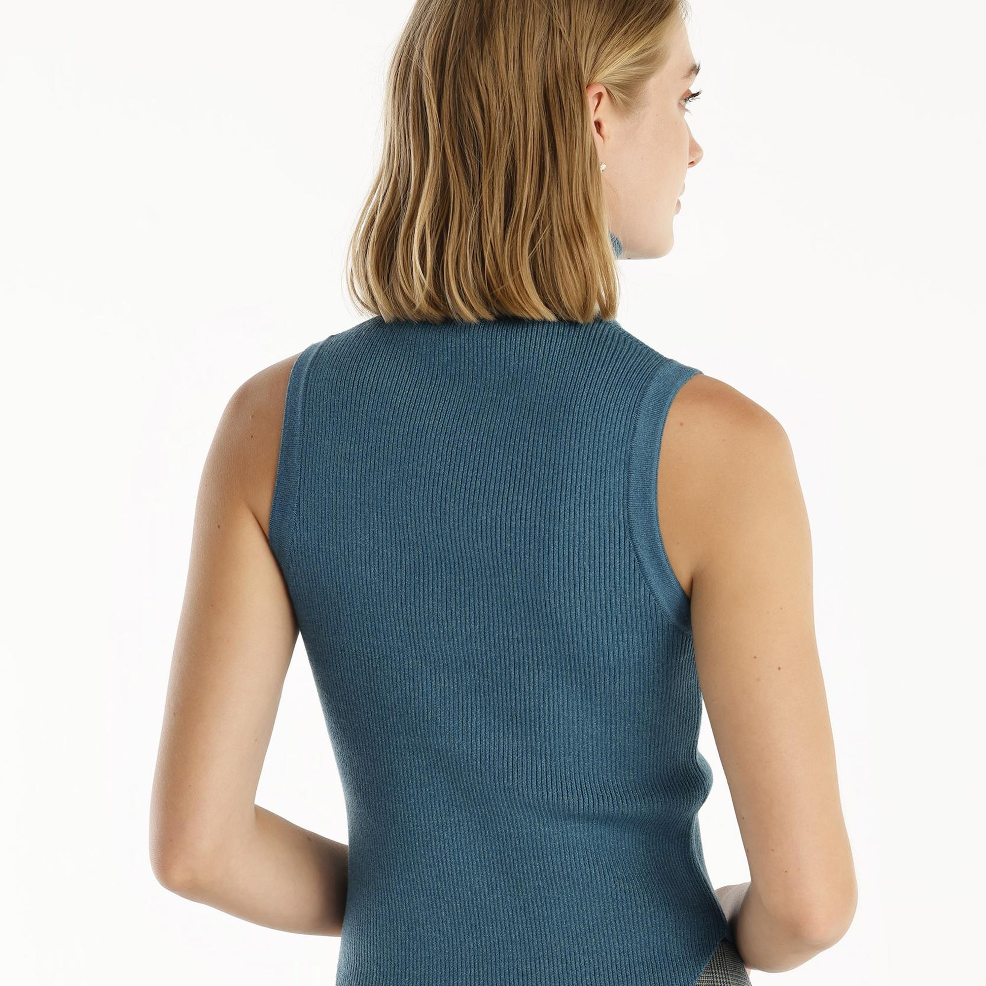 YARGICI Kolsuz Dik Yakalı Triko