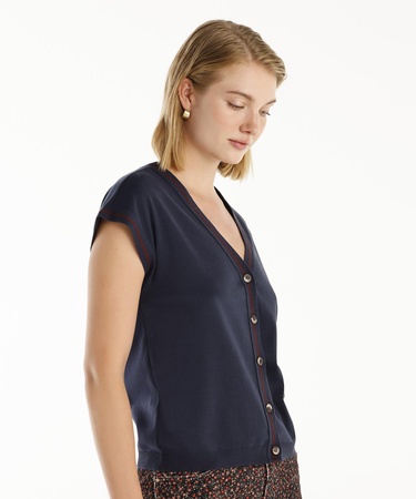  YARGICI V- Yakalı Kısa Kollu Triko