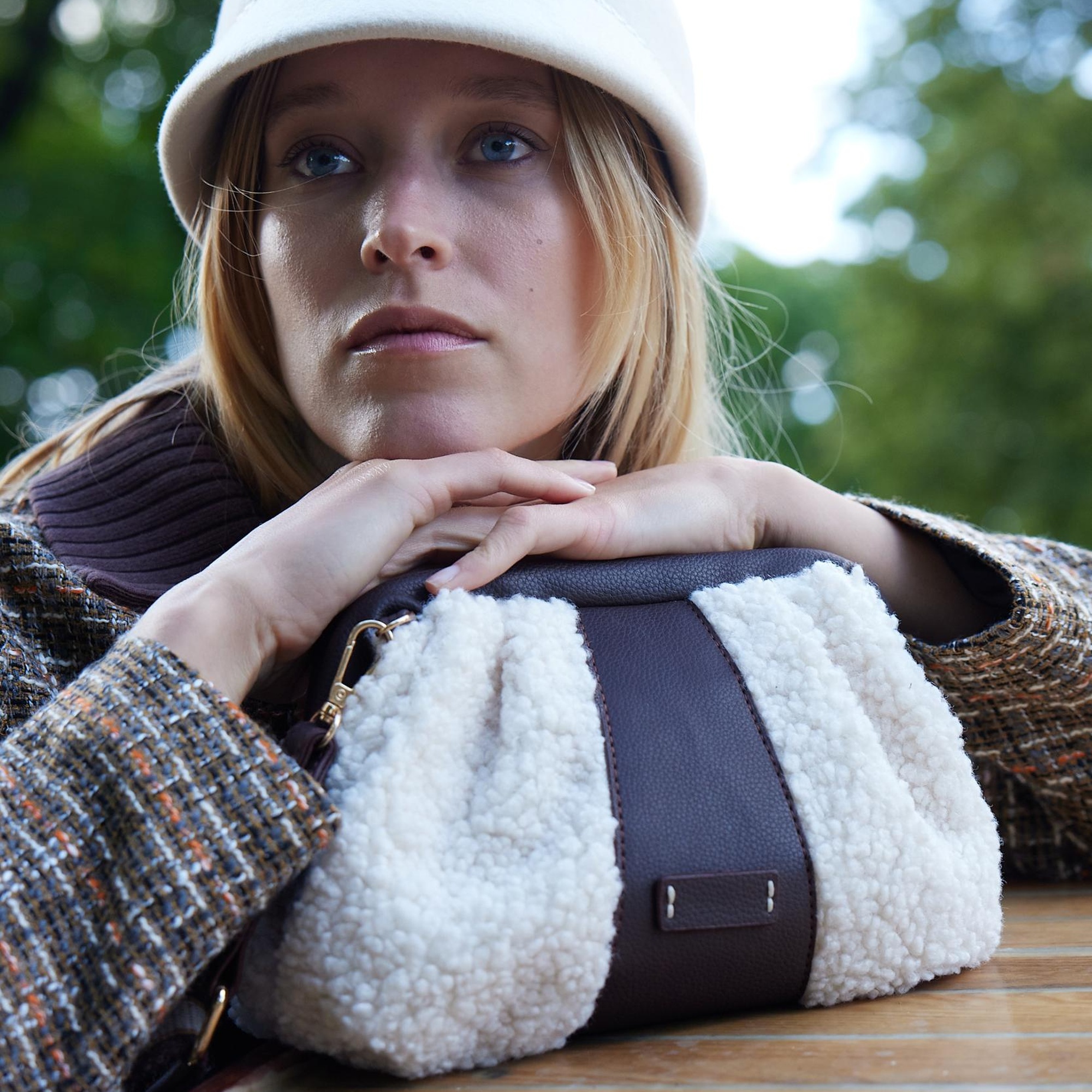 YARGICI Örgü Detaylı Yün Şapka