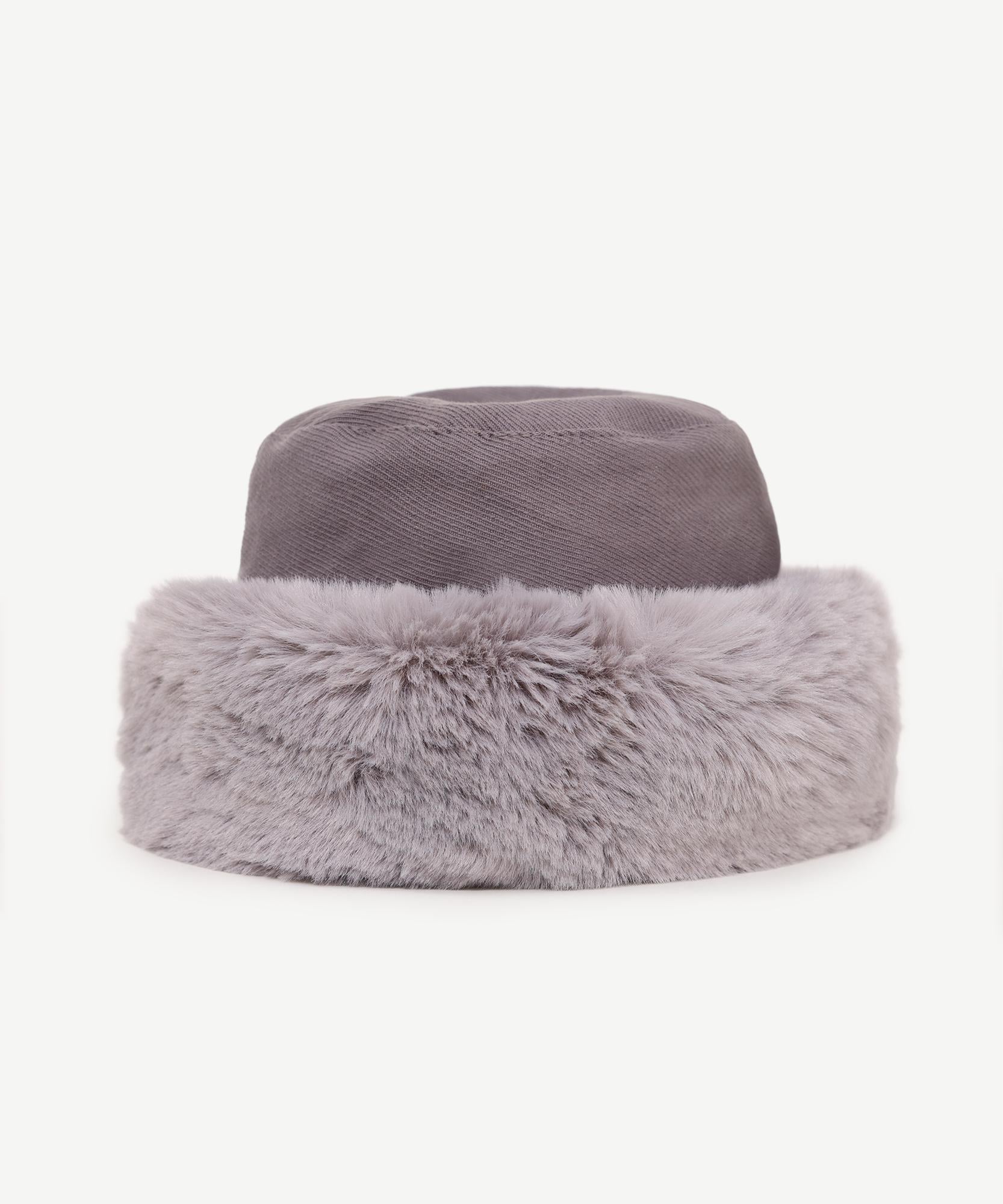  YARGICI Kürk Detaylı Bucket Şapka