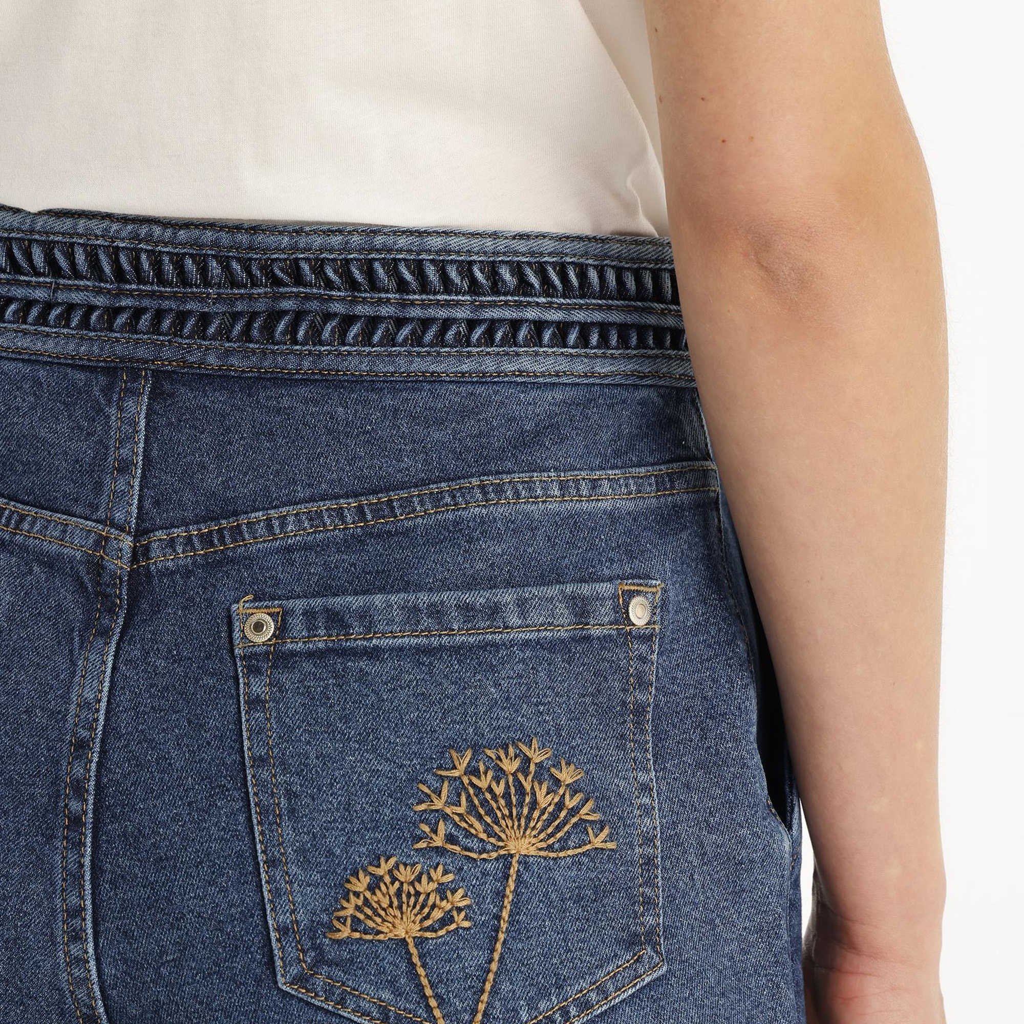 YARGICI Nakış Detaylı Yüksek Bel Denim Pantolon